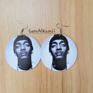 GemAlkamii Black and White Portrait Earrings